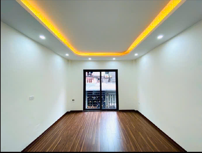 NHÀ PHÂN LÔ Ô TÔ TRÁNH -GẦN HỌC VIỆN TÀI CHÍNH - KINH DOANH MỌI LOẠI HÌNH.